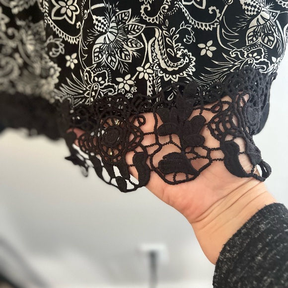 Black and white empire waist blouse XXL - Picture 4 of 4